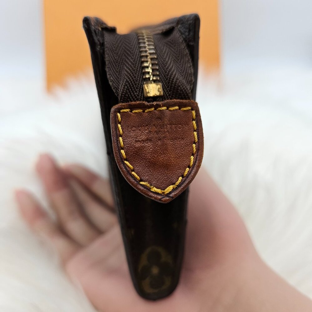 Louis Vuitton Monogram Toiletry Pouch 17 - Picture 5 of 17